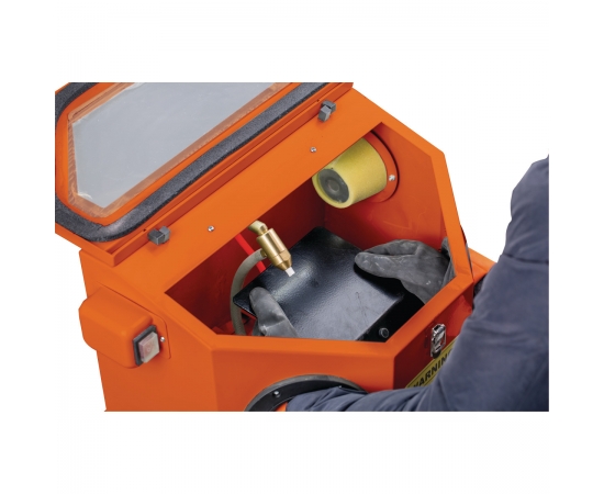 SSK 1.5 COMPACT SAND BLASTING CABINET